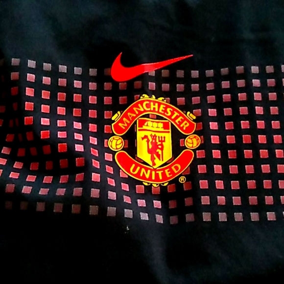 Manchester United Nike Drifit shirt XL - Picture 2 of 3